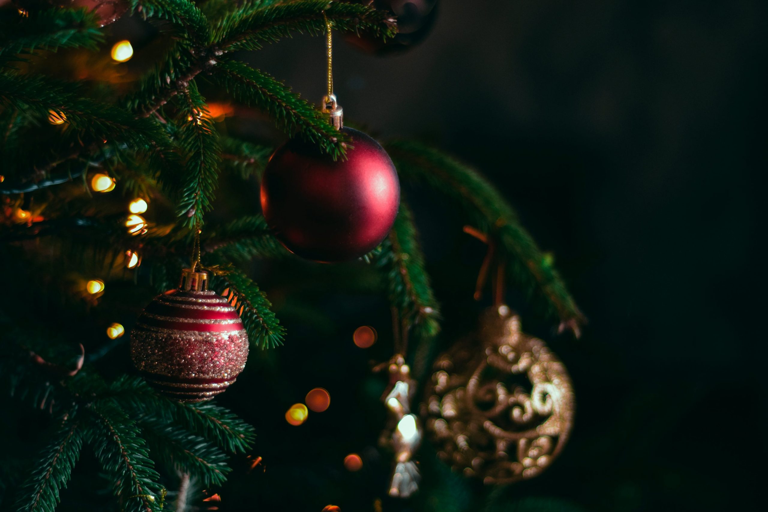 Embracing the Spirit of Christmas: Decor Trends and Heartfelt Traditions